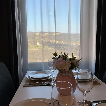 Guest Tsarevets בית הארחה 2*